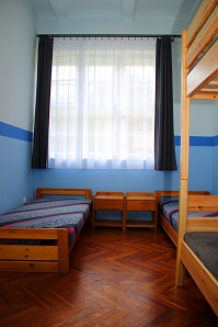 Liget Szálló, Uzsa