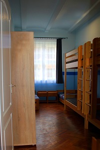 Liget Szálló, Uzsa