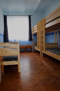 Liget Szálló, Uzsa