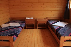 Liget Szálló, Uzsa
