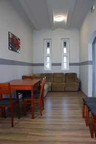 Liget Szálló, Uzsa